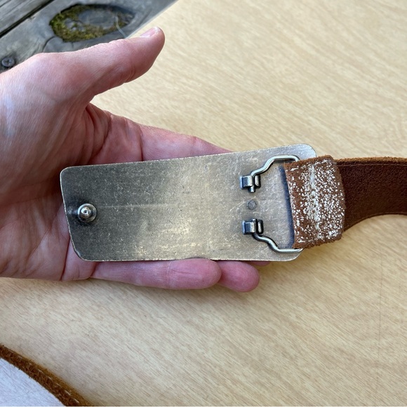 Le Chateau Brown Leather Shabby Distressed Belt With Silver Tone Buckle Sz S - Picture 6 of 16